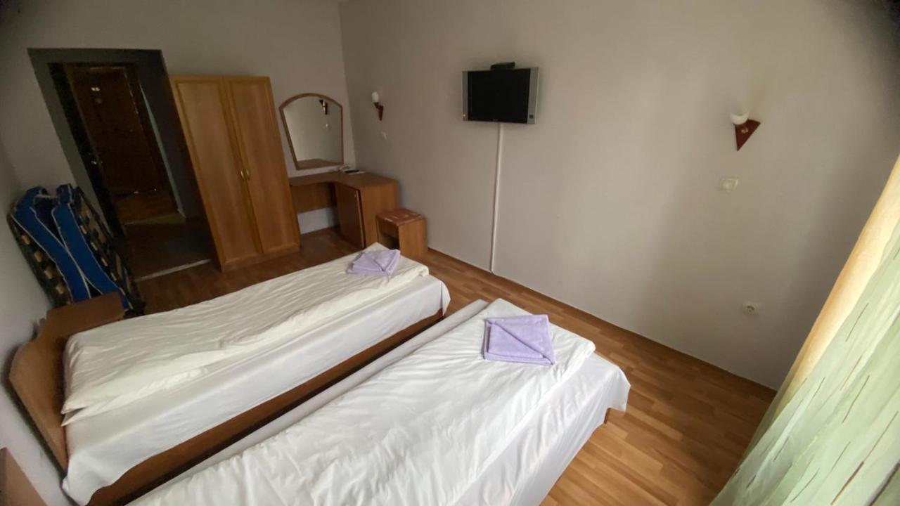 Хотел Галина Палас Srem 외부 사진